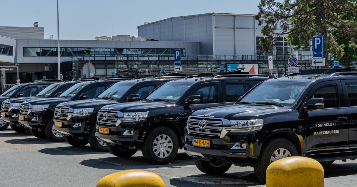 Comfortable air-conditioned private transfer vehicle